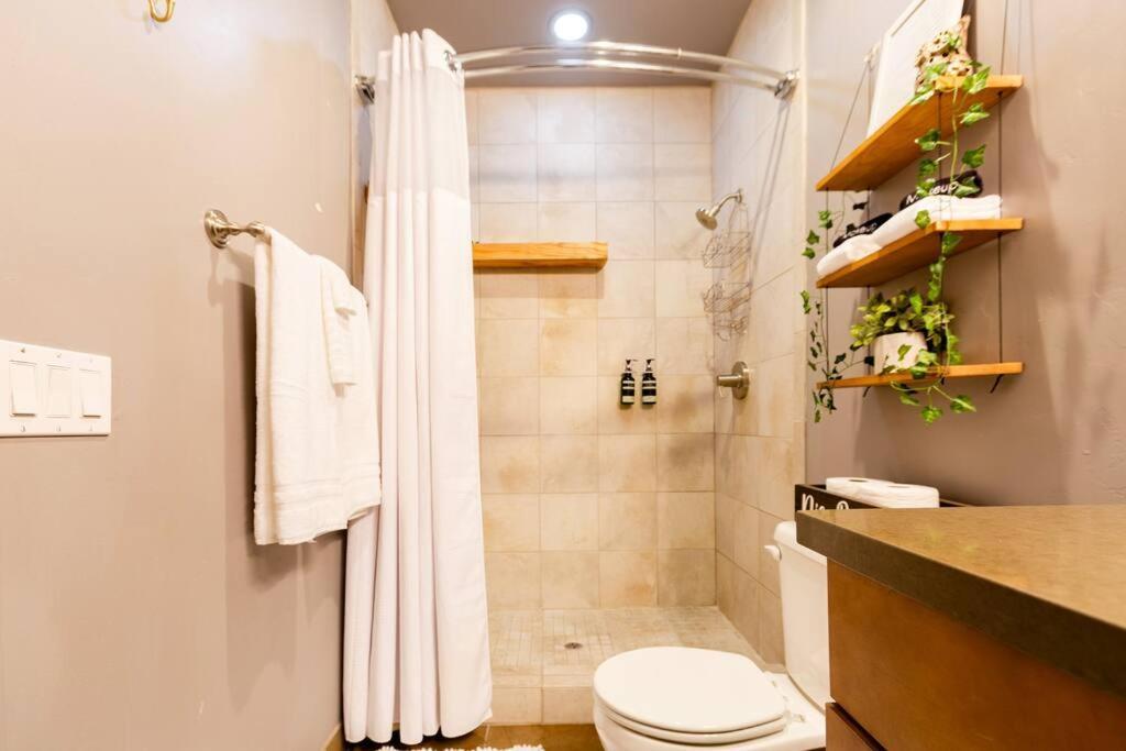 2Br Home W Parking Downtown Charm In Full Bloom! Tucson Zewnętrze zdjęcie